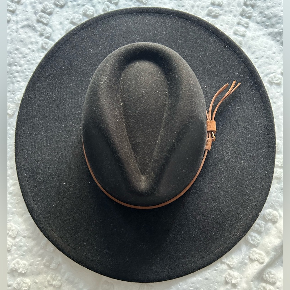 Black hat with brown detail